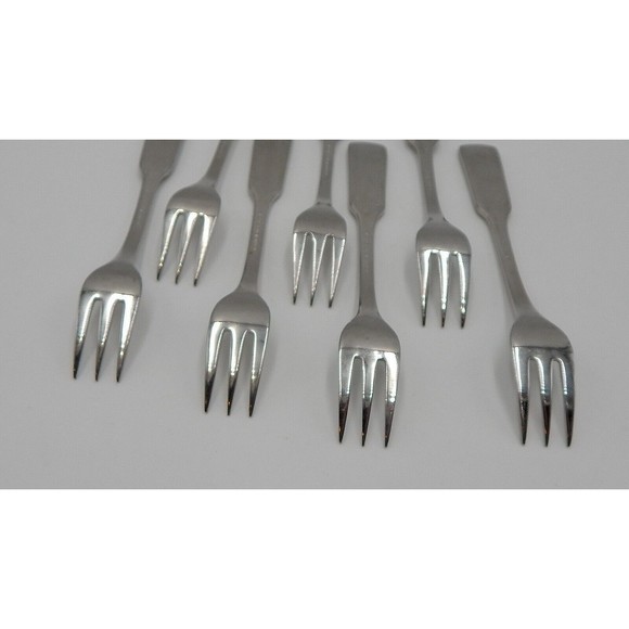 Retroneu Cambridge Cocktail Seafood Fork 18/8 Korea Set of 8 - Picture 7 of 9